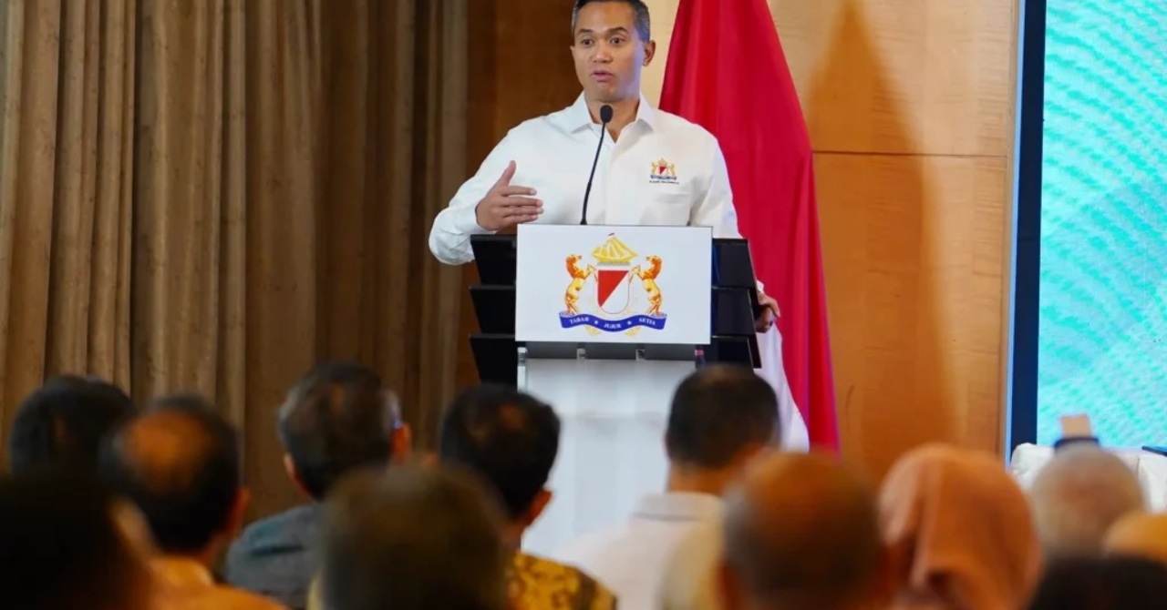 Pak-Anin-artikel-economic-outlook-ezgif.com-resize