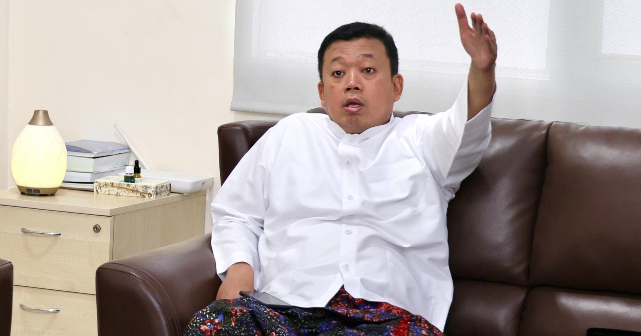 9750c22a-cbc5-4ab9-8f1d-f2979d96d5a8-ezgif.com-resize