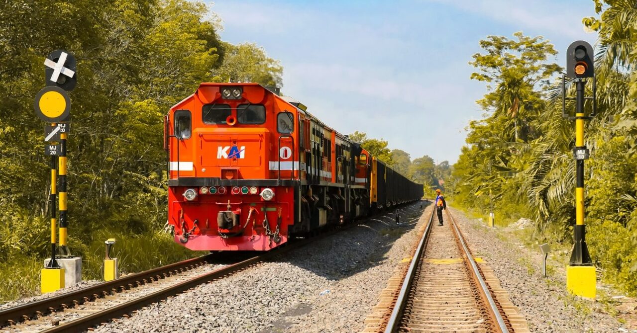 Loko-1-1536x1024-ezgif.com-resize