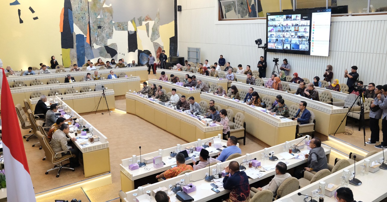 efaae889-b7fc-4773-9865-2693beb8a8d1-ezgif.com-resize