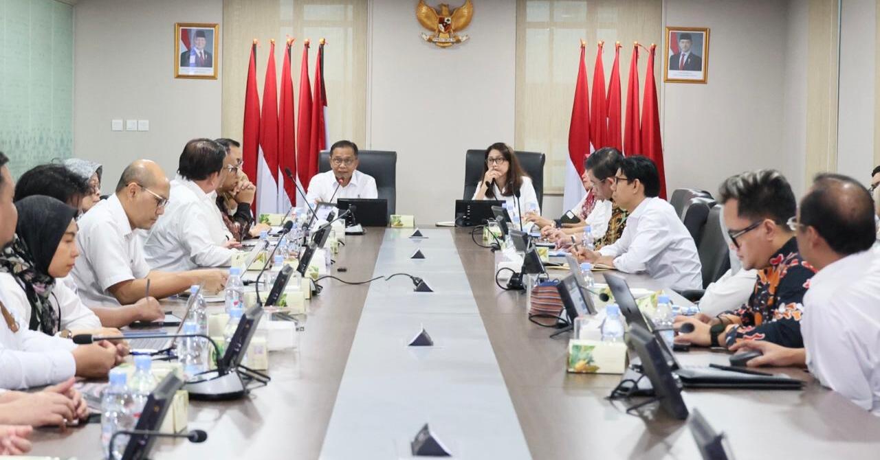 WhatsAppImage2025-06-19at15.58.01-ezgif.com-resize